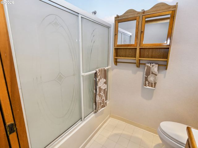 16687 Ne HALSEY St, Portland, OR 97230