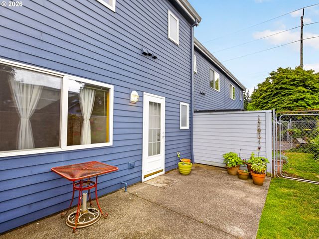 16687 Ne HALSEY St, Portland, OR 97230