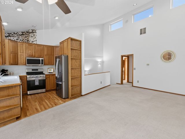 16687 Ne HALSEY St, Portland, OR 97230