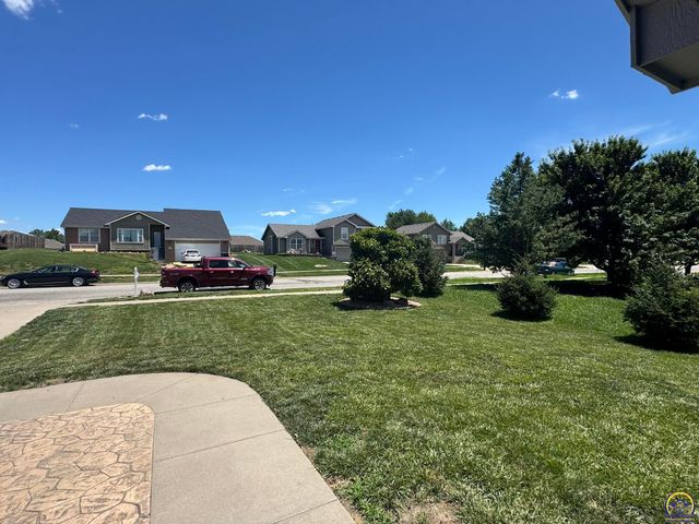 4105 SW Cambridge AVE, Topeka, KS 66610