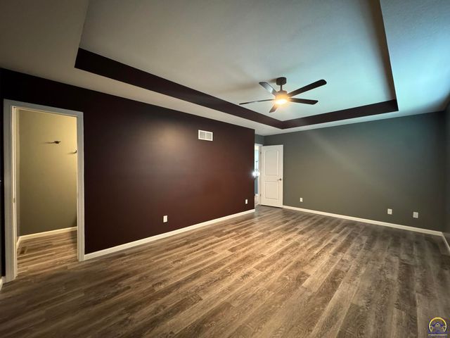 4105 SW Cambridge AVE, Topeka, KS 66610