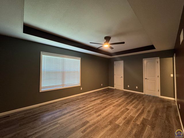 4105 SW Cambridge AVE, Topeka, KS 66610