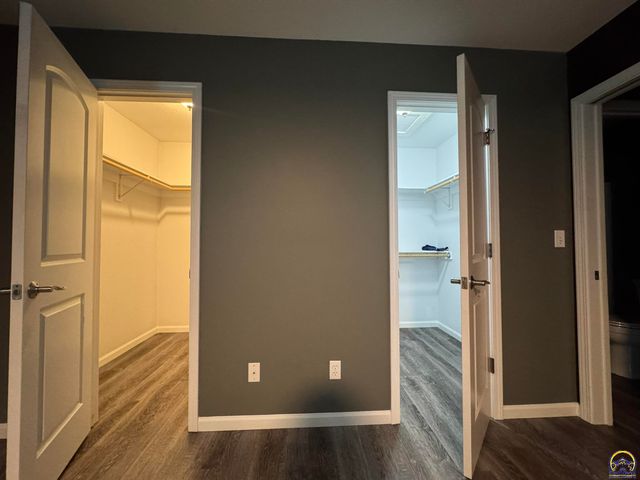 4105 SW Cambridge AVE, Topeka, KS 66610
