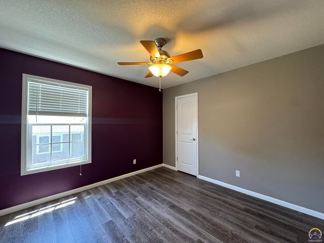 4105 SW Cambridge AVE, Topeka, KS 66610