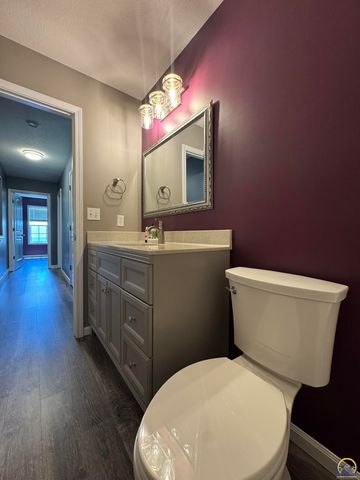 4105 SW Cambridge AVE, Topeka, KS 66610