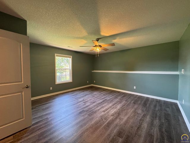 4105 SW Cambridge AVE, Topeka, KS 66610