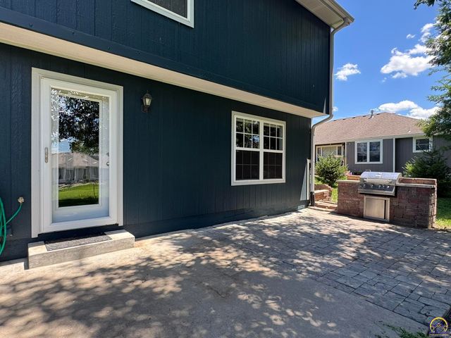 4105 SW Cambridge AVE, Topeka, KS 66610