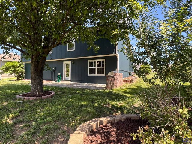 4105 SW Cambridge AVE, Topeka, KS 66610