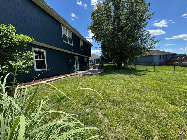 4105 SW Cambridge AVE, Topeka, KS 66610
