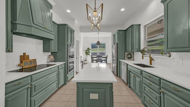 381 Creek Bend Drive, Aledo, TX 76008