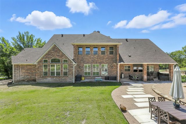 381 Creek Bend Drive, Aledo, TX 76008