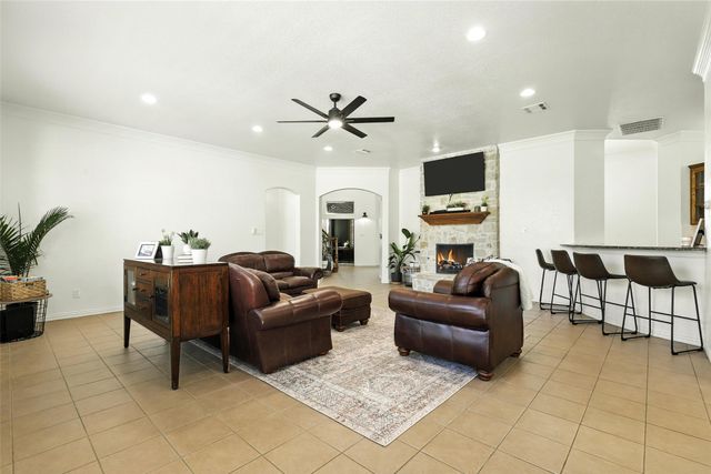 381 Creek Bend Drive, Aledo, TX 76008