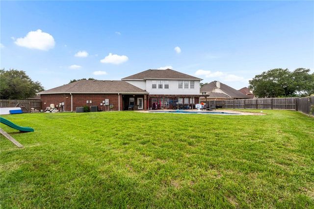 6252 Lemans Dr, Corpus Christi, TX 78414