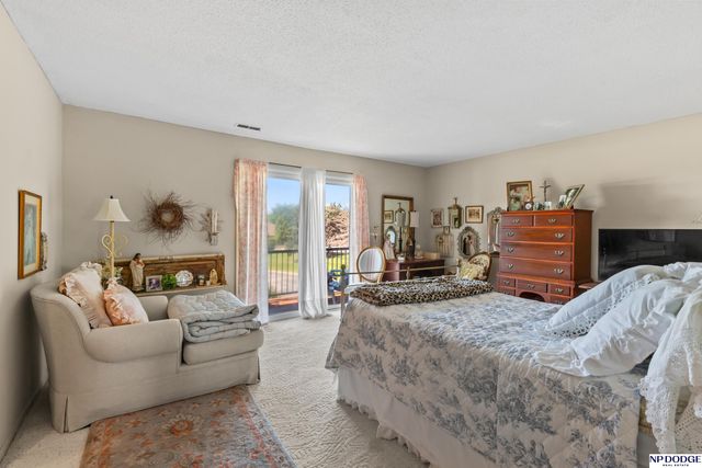 12727 W Dodge Road, Omaha, NE 68154