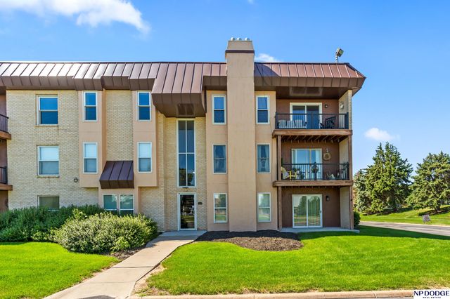 12727 W Dodge Road, Omaha, NE 68154