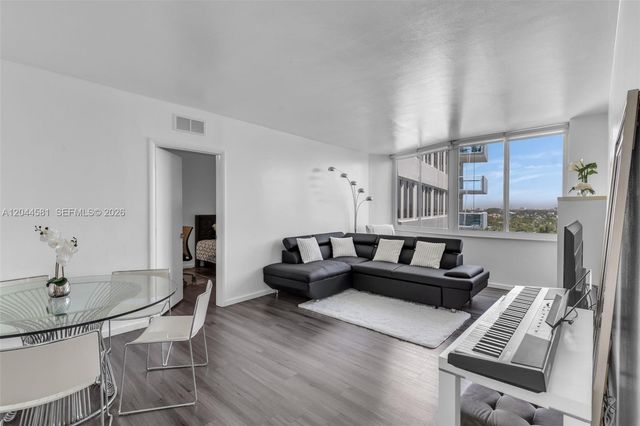 7441 Wayne Avenue 10H, Miami Beach, FL 33141