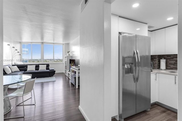 7441 Wayne Avenue 10H, Miami Beach, FL 33141