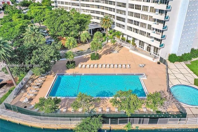 7441 Wayne Avenue 10H, Miami Beach, FL 33141