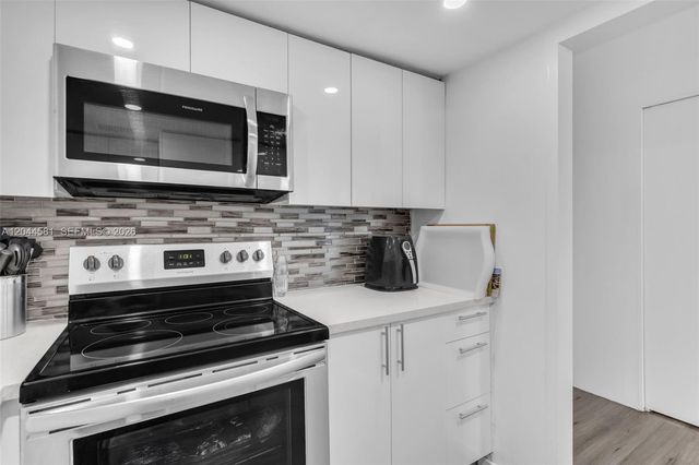 7441 Wayne Avenue 10H, Miami Beach, FL 33141