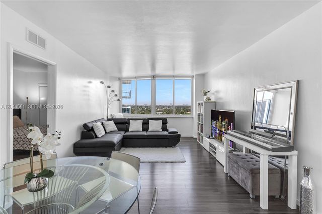 7441 Wayne Avenue 10H, Miami Beach, FL 33141