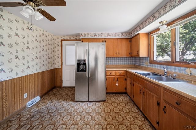 7886 Walnut Place, Clay, NY 13090