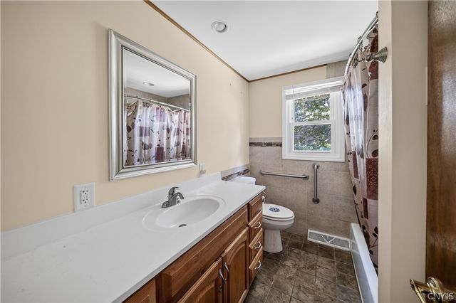7886 Walnut Place, Clay, NY 13090