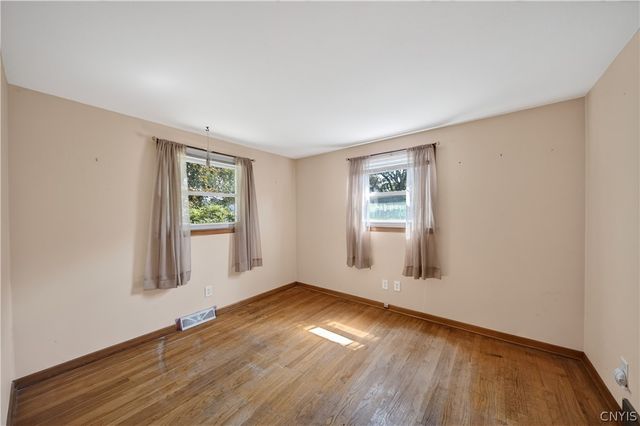 7886 Walnut Place, Clay, NY 13090
