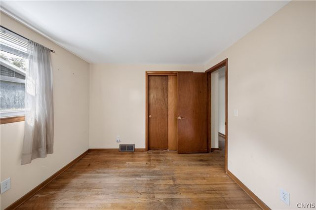 7886 Walnut Place, Clay, NY 13090