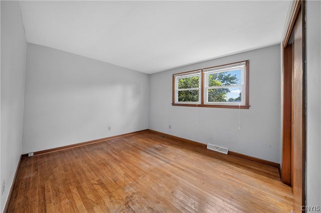 7886 Walnut Place, Clay, NY 13090