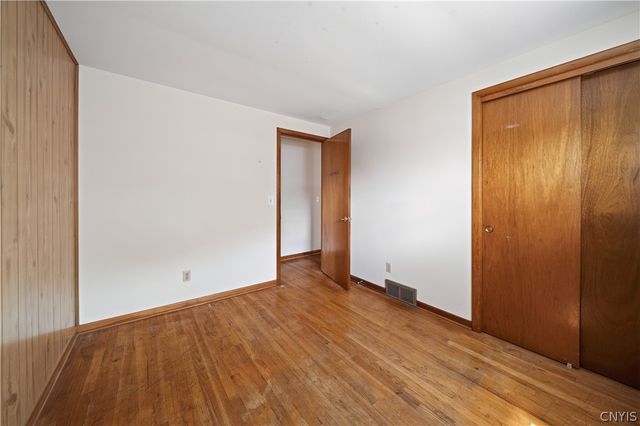 7886 Walnut Place, Clay, NY 13090
