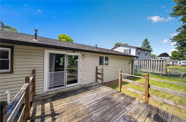 7886 Walnut Place, Clay, NY 13090