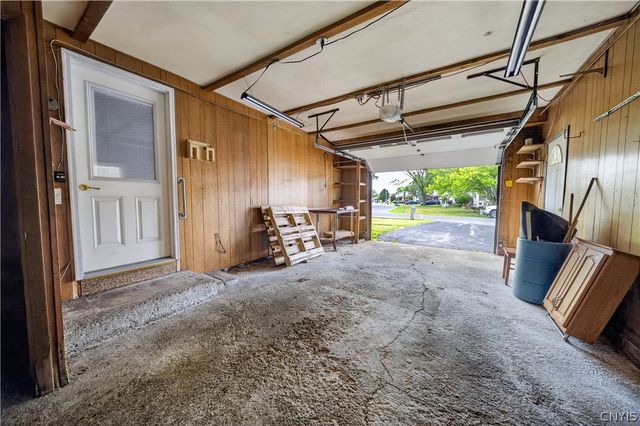 7886 Walnut Place, Clay, NY 13090