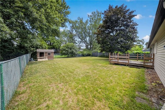 7886 Walnut Place, Clay, NY 13090