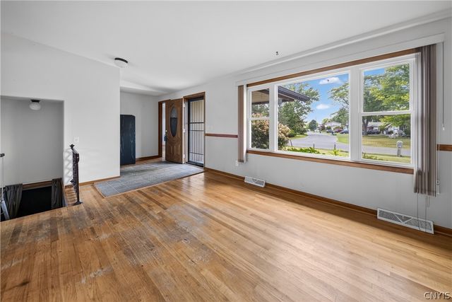 7886 Walnut Place, Clay, NY 13090