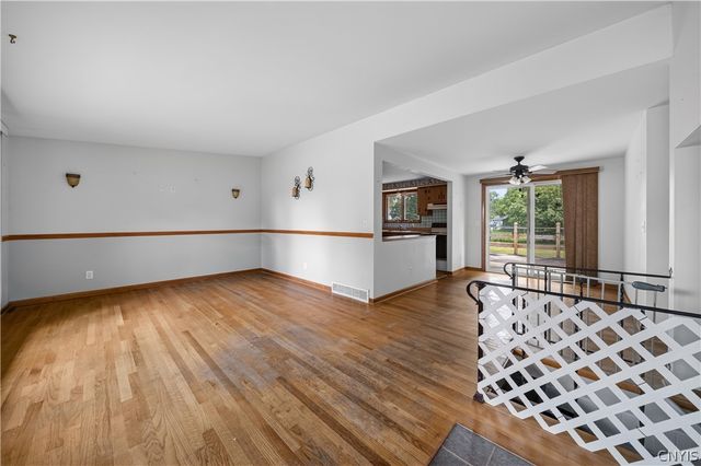7886 Walnut Place, Clay, NY 13090