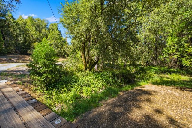 5281 Hidden Hollow Dr, Placerville, CA 95667
