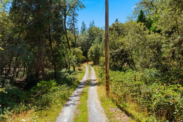 5281 Hidden Hollow Dr, Placerville, CA 95667