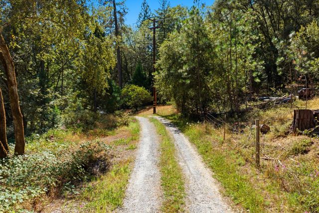 5281 Hidden Hollow Dr, Placerville, CA 95667