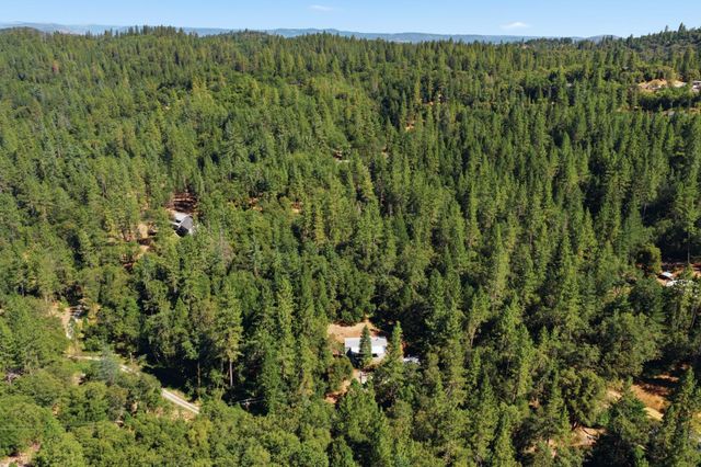 5281 Hidden Hollow Dr, Placerville, CA 95667