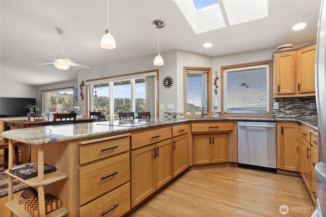 1031 Aqua Vista Lane, Camano Island, WA 98282