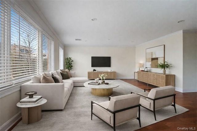 171 Great Neck Road 1C, Great Neck, NY 11021