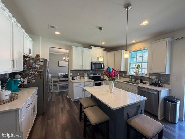 1 TWAIN ST, Gerrardstown, WV 25420