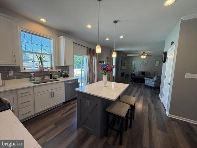 1 TWAIN ST, Gerrardstown, WV 25420