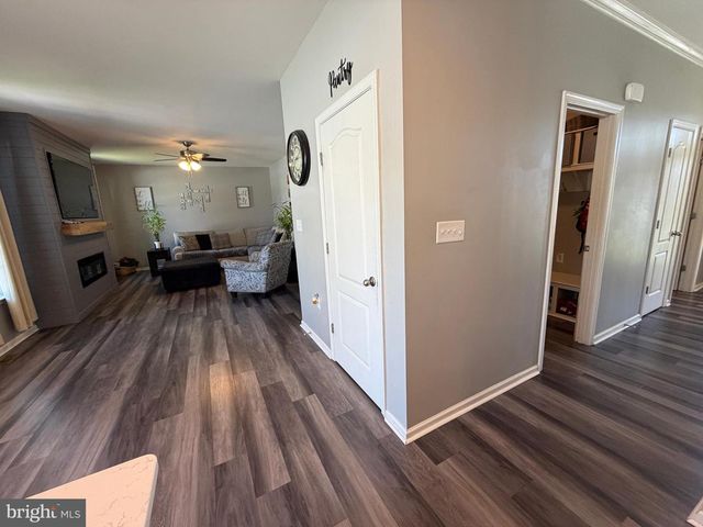 1 TWAIN ST, Gerrardstown, WV 25420