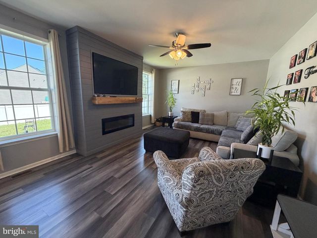 1 TWAIN ST, Gerrardstown, WV 25420