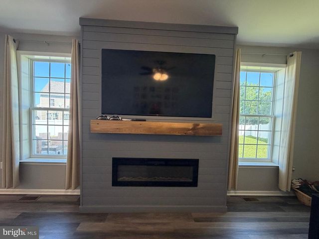 1 TWAIN ST, Gerrardstown, WV 25420