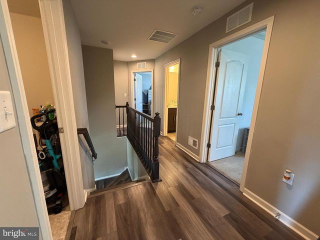 1 TWAIN ST, Gerrardstown, WV 25420