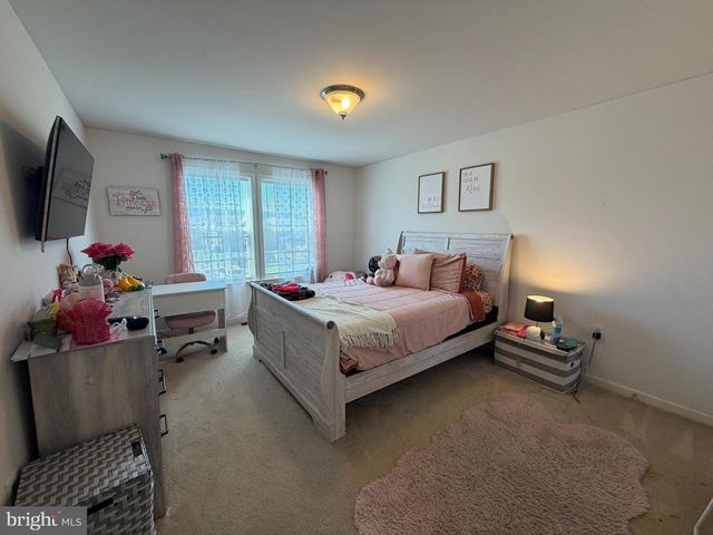1 TWAIN ST, Gerrardstown, WV 25420