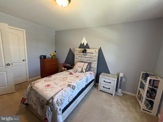 1 TWAIN ST, Gerrardstown, WV 25420