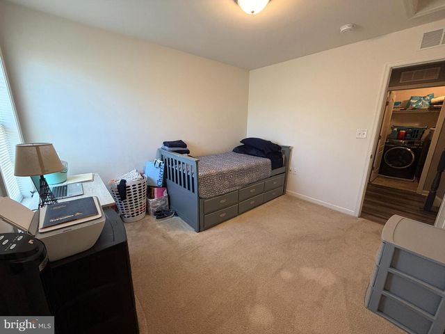 1 TWAIN ST, Gerrardstown, WV 25420